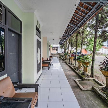 Collection O Tasikmalaya Near Stadium Wiradadaha Formerly Hotel Abadi Exterior foto
